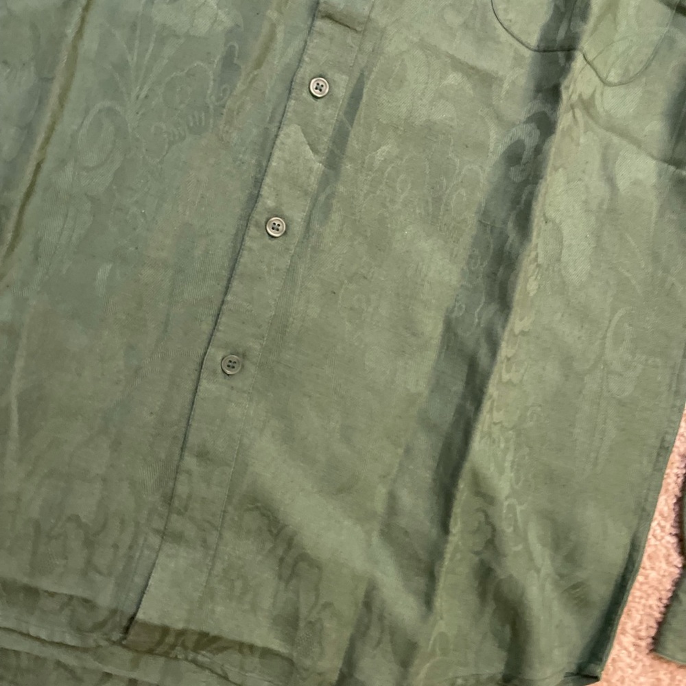 Green button down - Picture 2 of 6